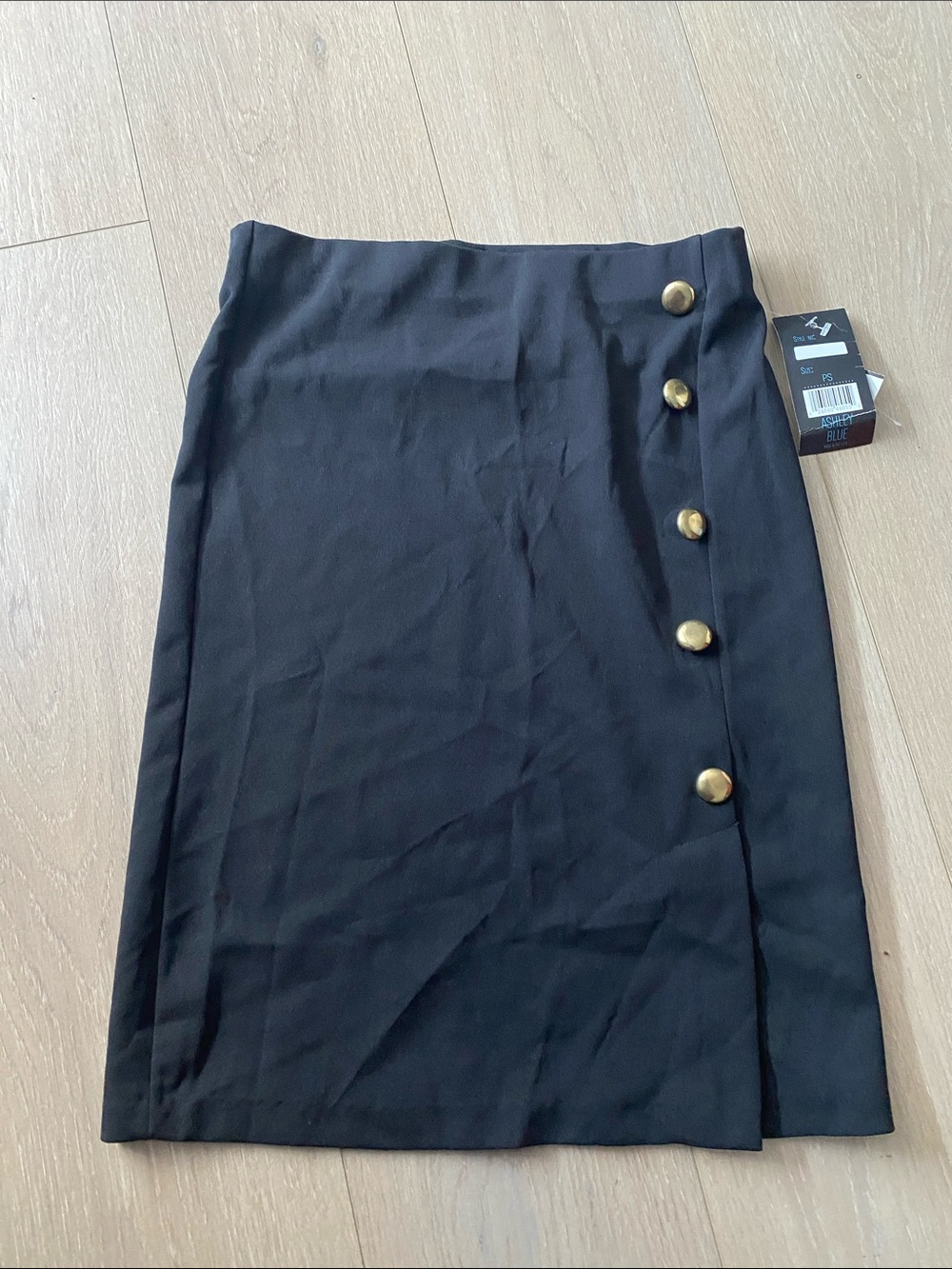 Brand new - Classic Black Button-Accent Pencil Skirt